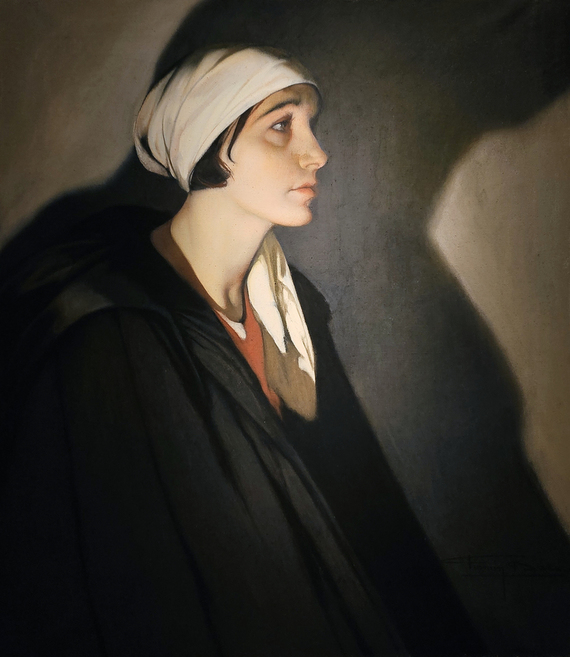   - Femme &agrave; la cape noire